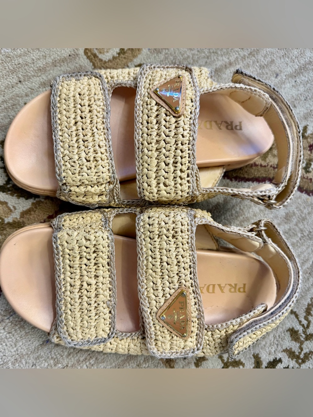 Prada beige rafia sandal 38